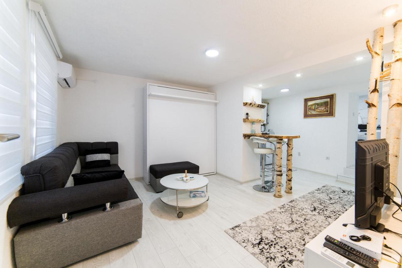 Apartment Space *